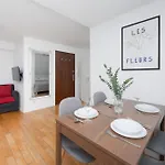 Διαμέρισμα Modern With Functional Furnishings Centre By Renters *