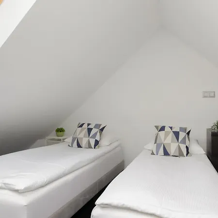 דירה Modern With Functional Furnishings Centre By Renters ורשה