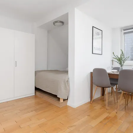 Modern With Functional Furnishings Centre By Renters