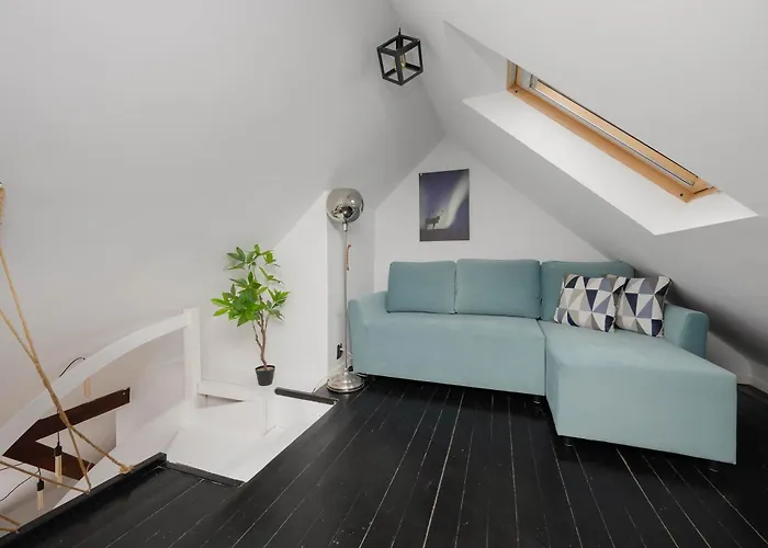 Modern With Functional Furnishings Centre By Renters Апартаменты *