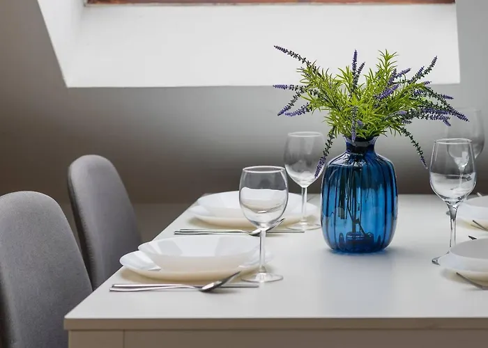 Modern With Functional Furnishings Centre By Renters Apartmán Varšava