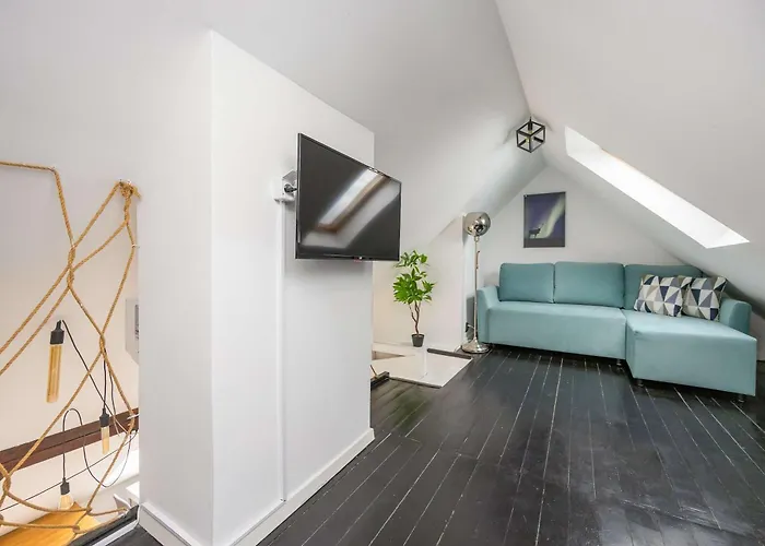 Апартаменты Modern With Functional Furnishings Centre By Renters Варшава