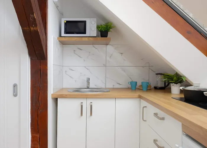 Modern With Functional Furnishings Centre By Renters