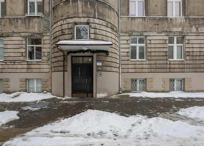 Апартаменты Modern With Functional Furnishings Centre By Renters