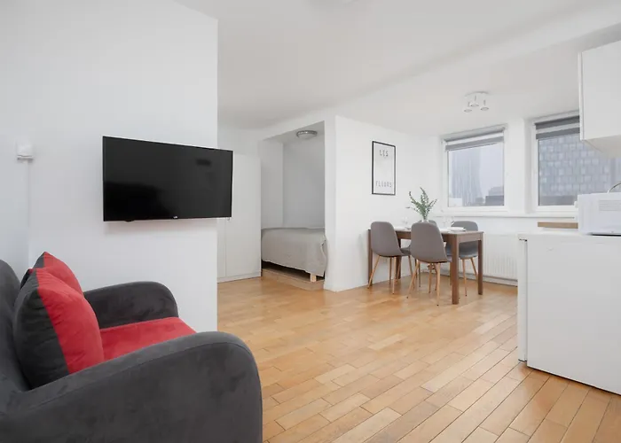 Modern With Functional Furnishings Centre By Renters *