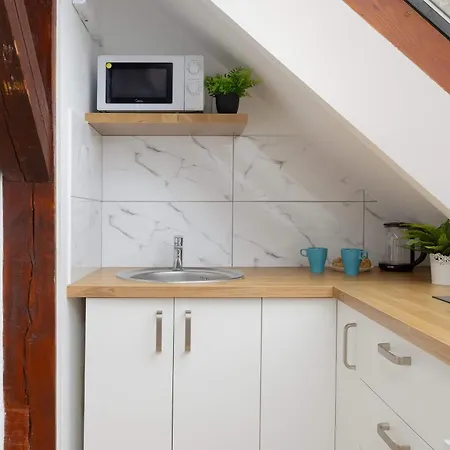 Modern With Functional Furnishings Centre By Renters