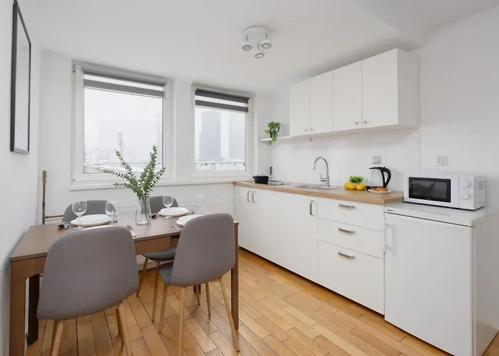 Modern With Functional Furnishings Centre By Renters Διαμέρισμα Βαρσοβία