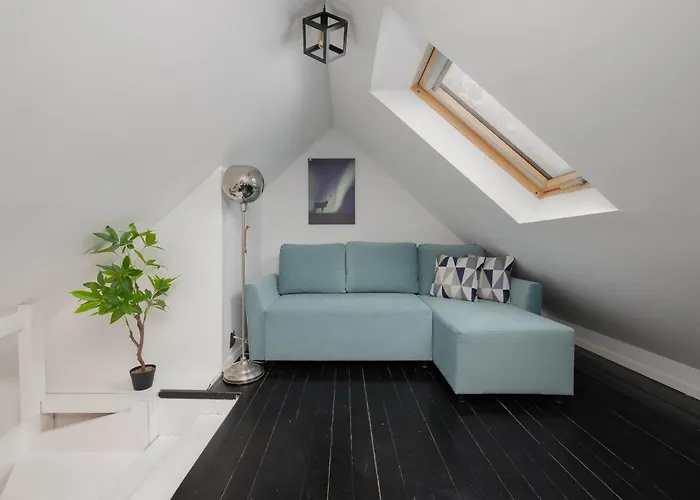 Modern With Functional Furnishings Centre By Renters