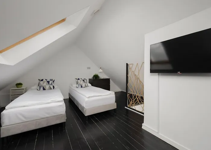 Modern With Functional Furnishings Centre By Renters