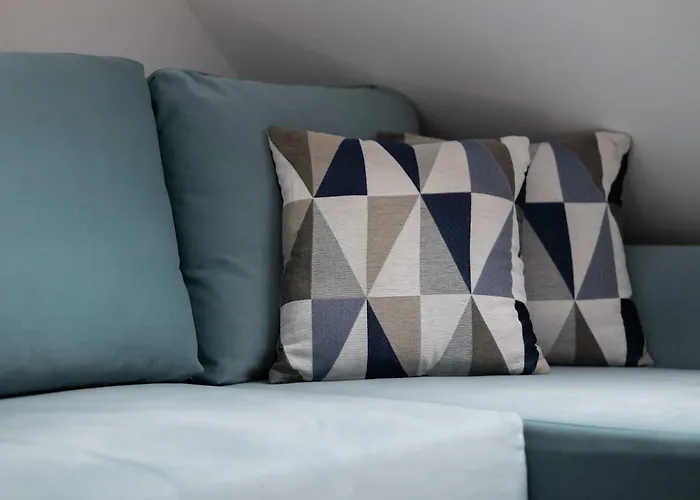 Modern With Functional Furnishings Centre By Renters Διαμέρισμα