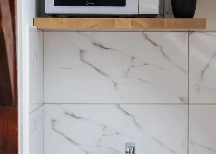 Modern With Functional Furnishings Centre By Renters Διαμέρισμα *