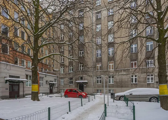 Modern With Functional Furnishings Centre By Renters Βαρσοβία