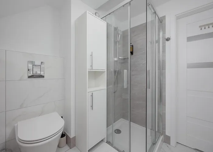 Modern With Functional Furnishings Centre By Renters Διαμέρισμα Βαρσοβία