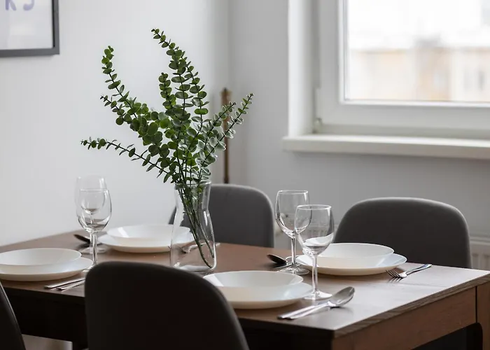 Modern With Functional Furnishings Centre By Renters